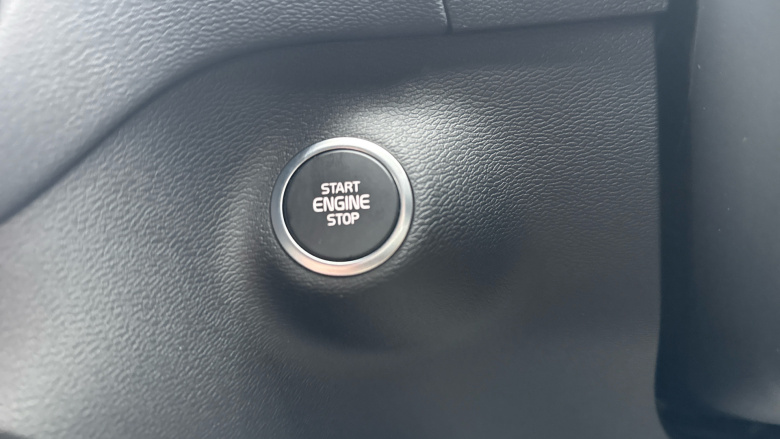 Volvo XC40 2.0 B3P Plus Dark 5dr Auto Petrol Estate